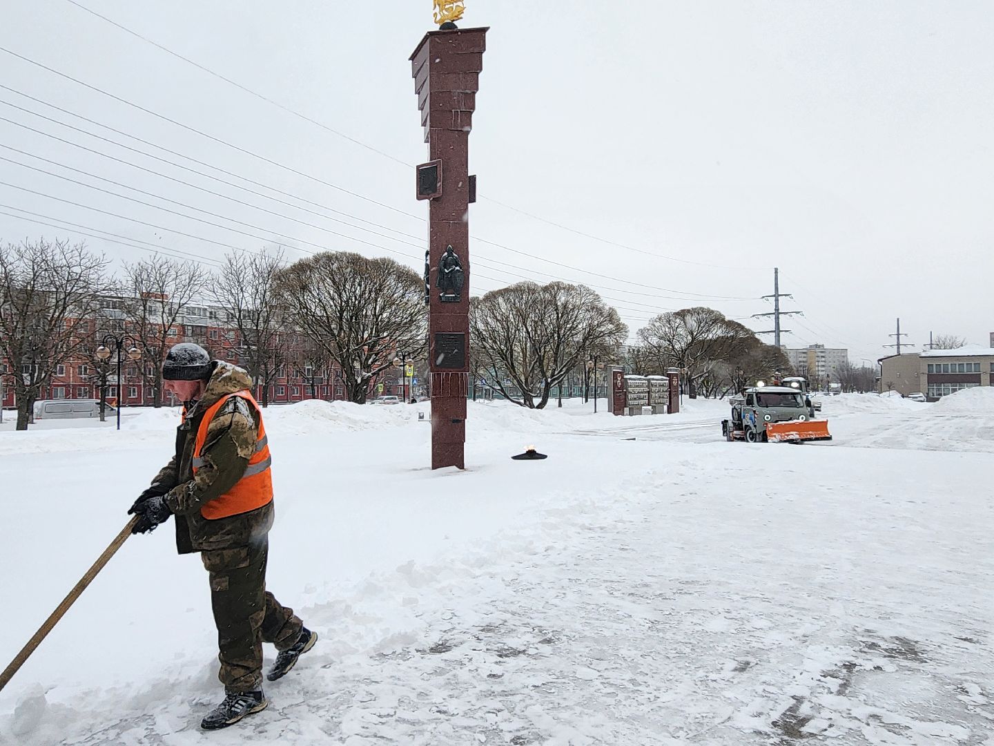 серпухов, подмосковье, площадь славы, уборка снега, комбинат благоустройства,