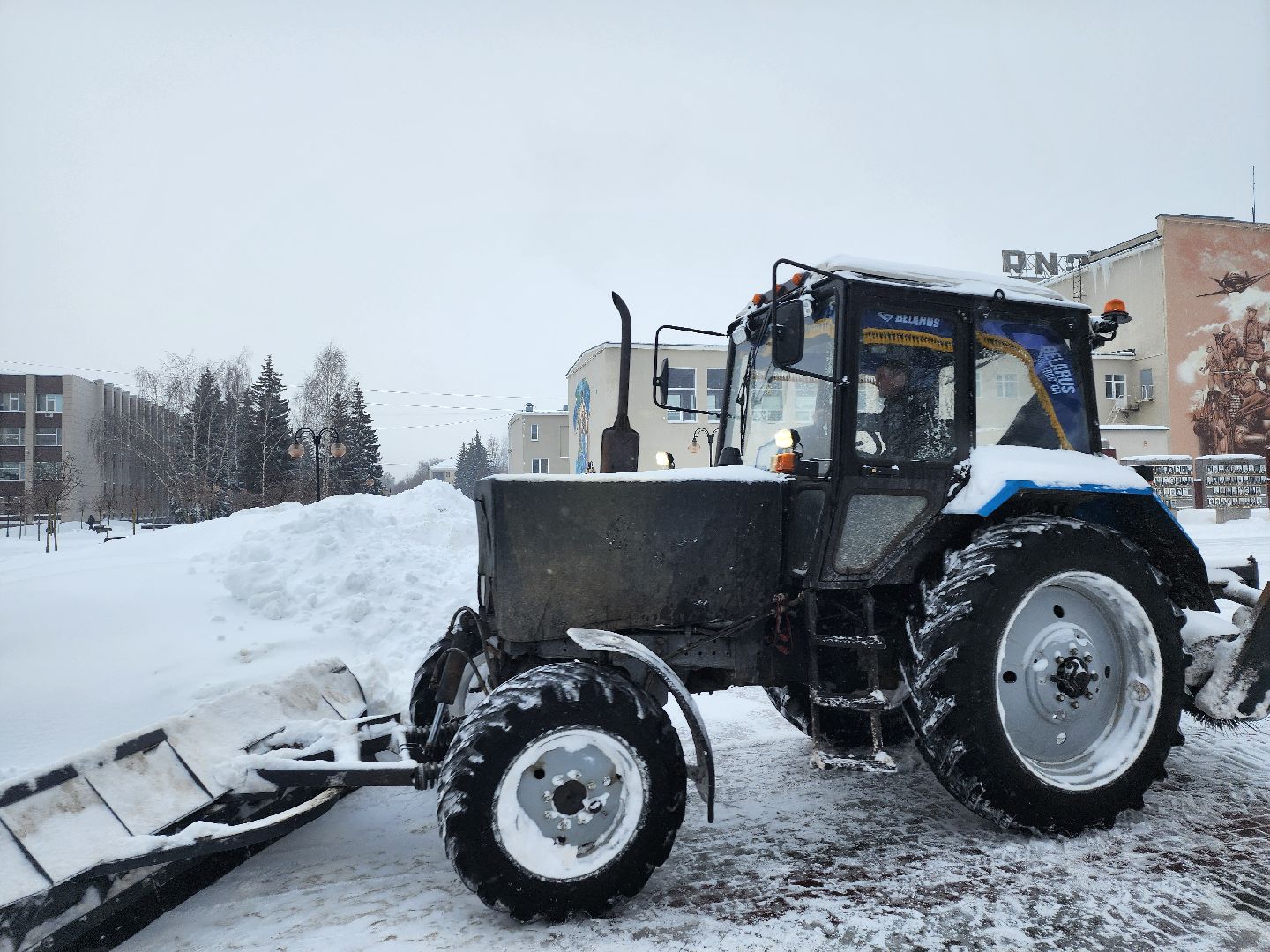 серпухов, подмосковье, площадь славы, уборка снега, комбинат благоустройства,