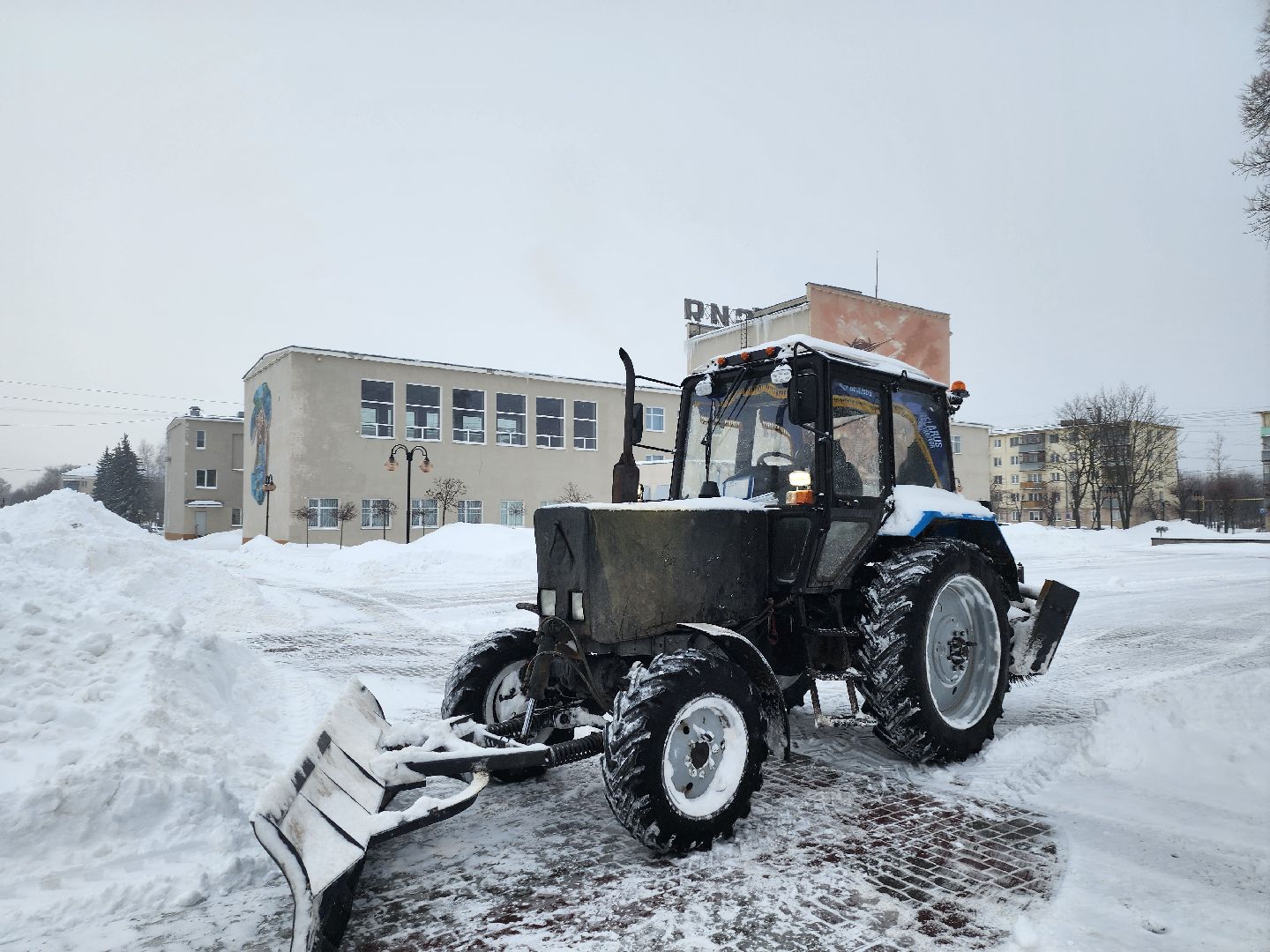 серпухов, подмосковье, площадь славы, уборка снега, комбинат благоустройства,