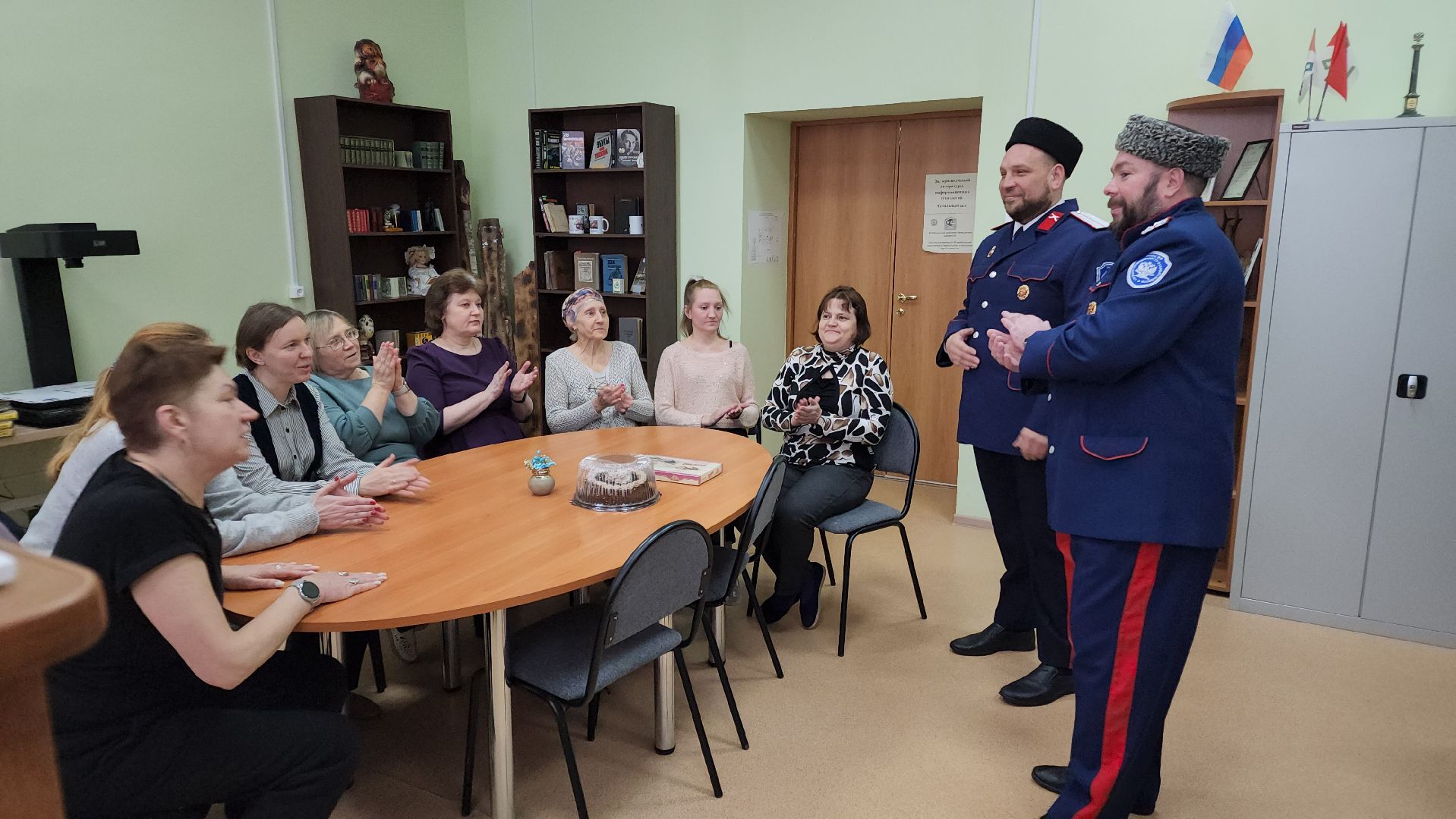 волоколамск, библиотека, подарки, книги, читатели, жители города,