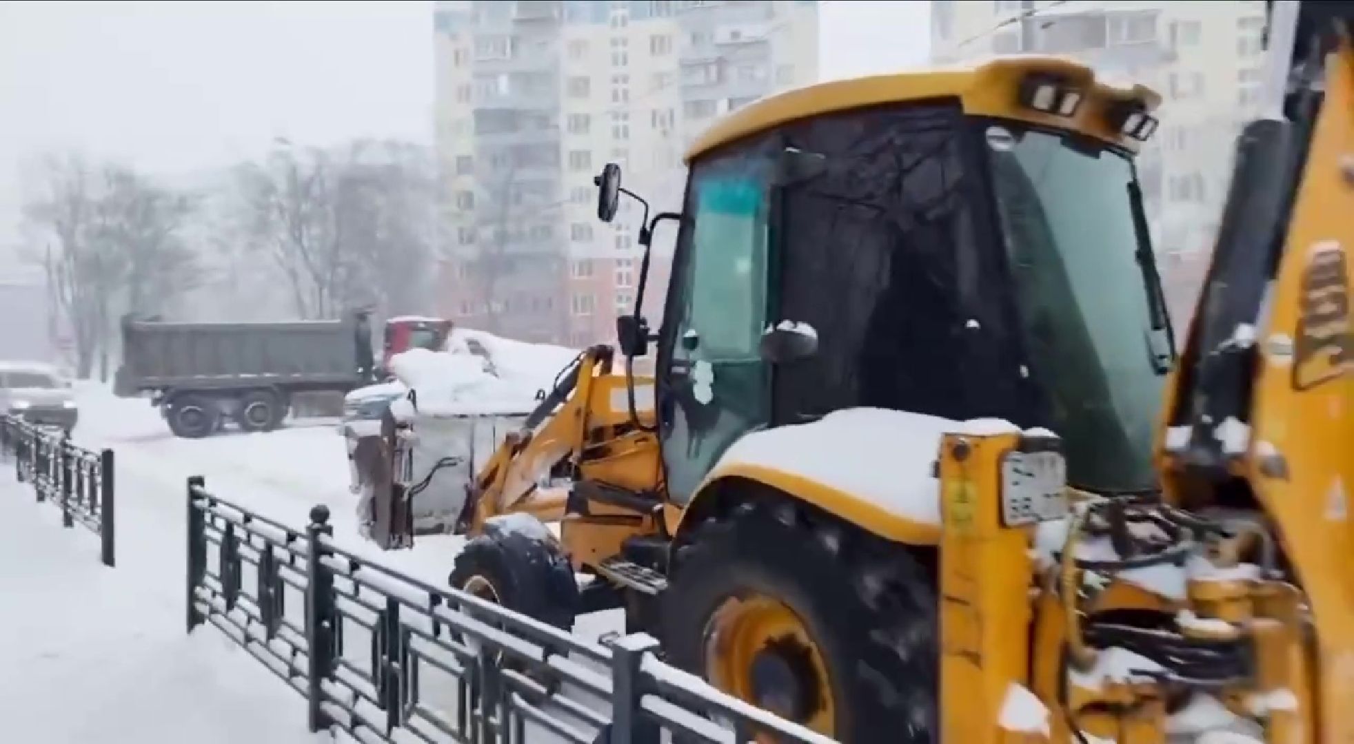 Ленинский, дороги, тротуары, снегопад, дворники,