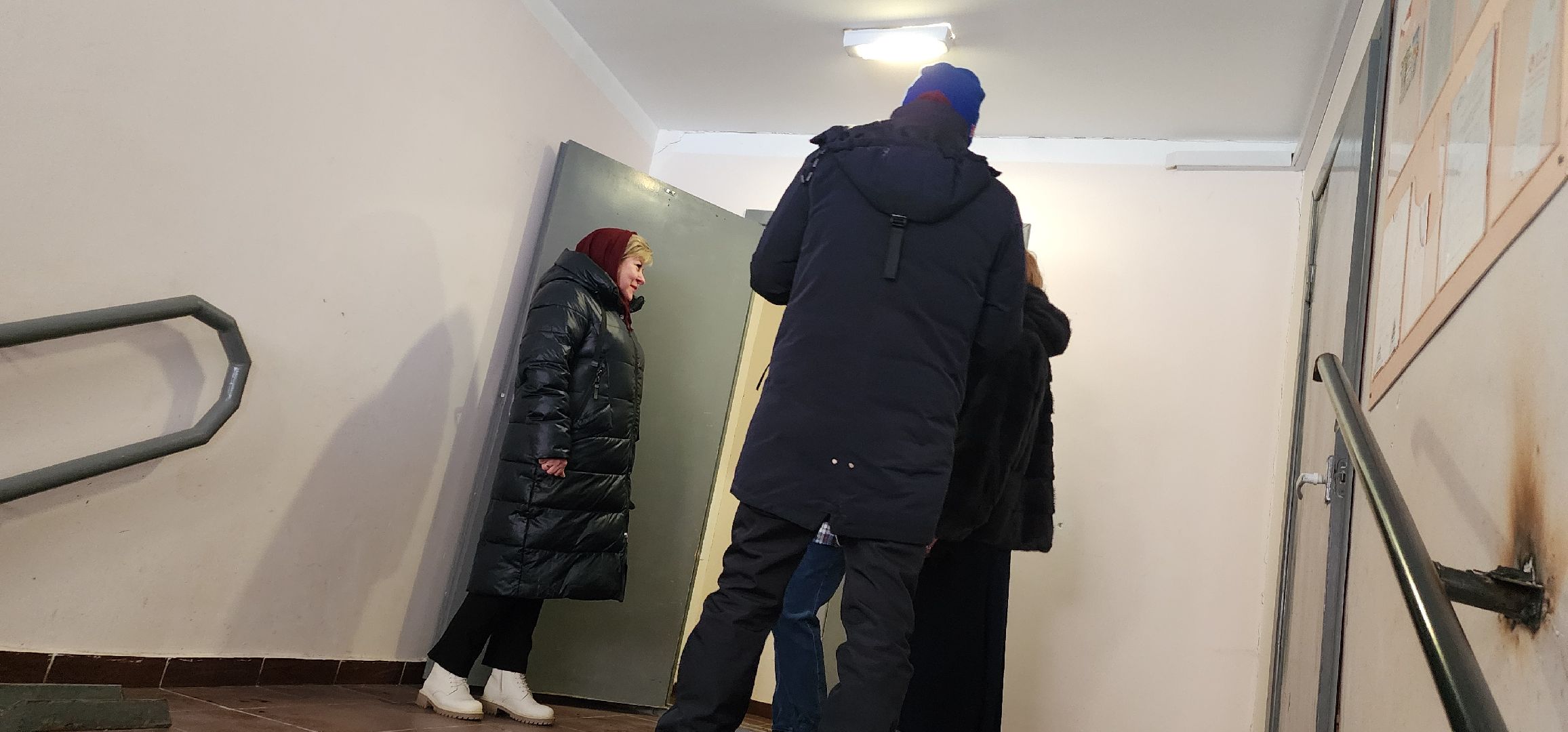 поручни в подъездах, безопасность для пожилых, Домодедово - парк,