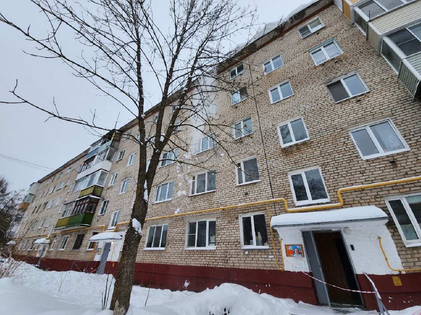 можайск, можайский городской округ, подмосковье, уборка крыш, очистка кровли, коммунальщики, ЖКХ, промышленные альпинисты, безопасность жителей,