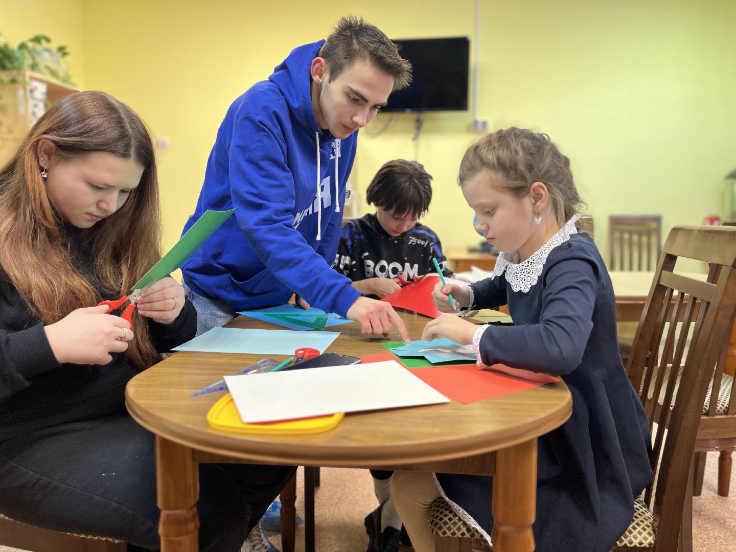 шаховская, волонтеры, молодая гвардия, семейный центр, дети,