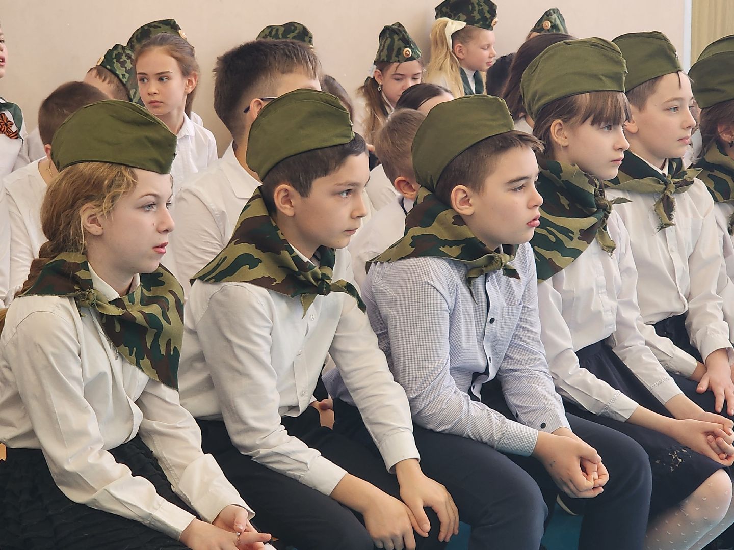 день защитника отечества, смотр строя и песни, школа,