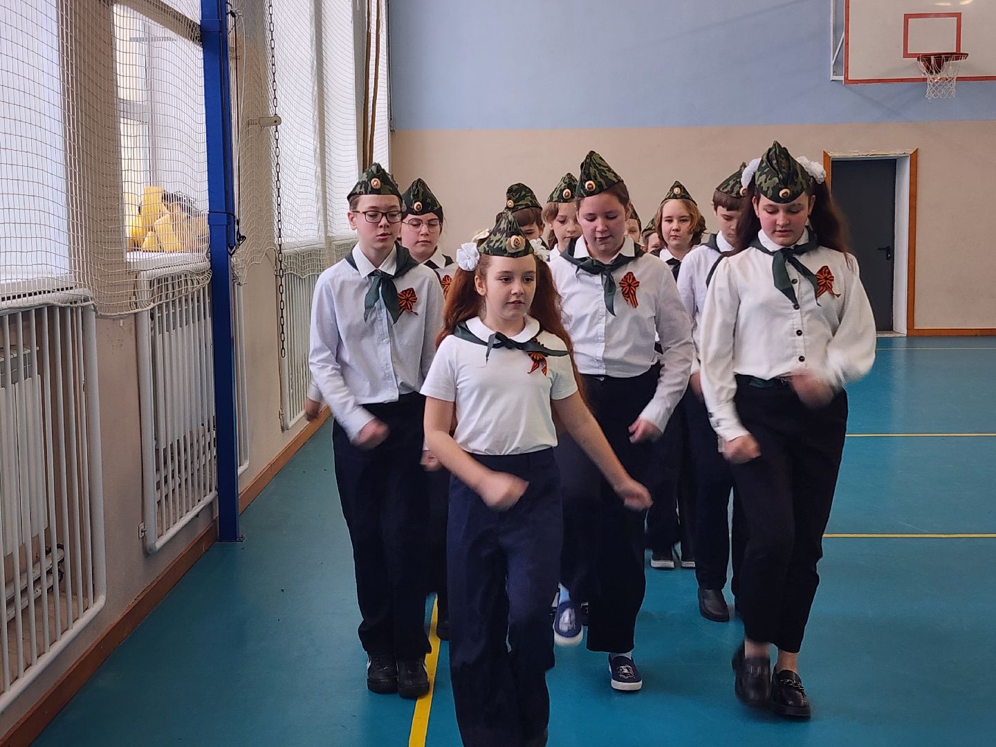 день защитника отечества, смотр строя и песни, школа,