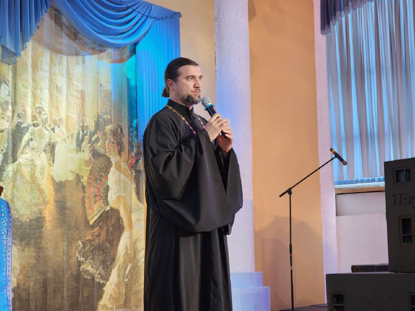 можайск, можайский городской округ, подмосковье, сретенский бал, традиции, культура, вальс, всемирный день молодежи, православная молодежь, танцы,