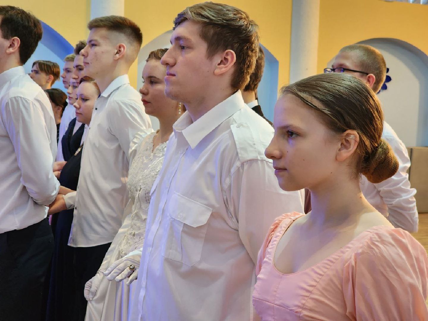 можайск, можайский городской округ, подмосковье, сретенский бал, традиции, культура, вальс, всемирный день молодежи, православная молодежь, танцы,