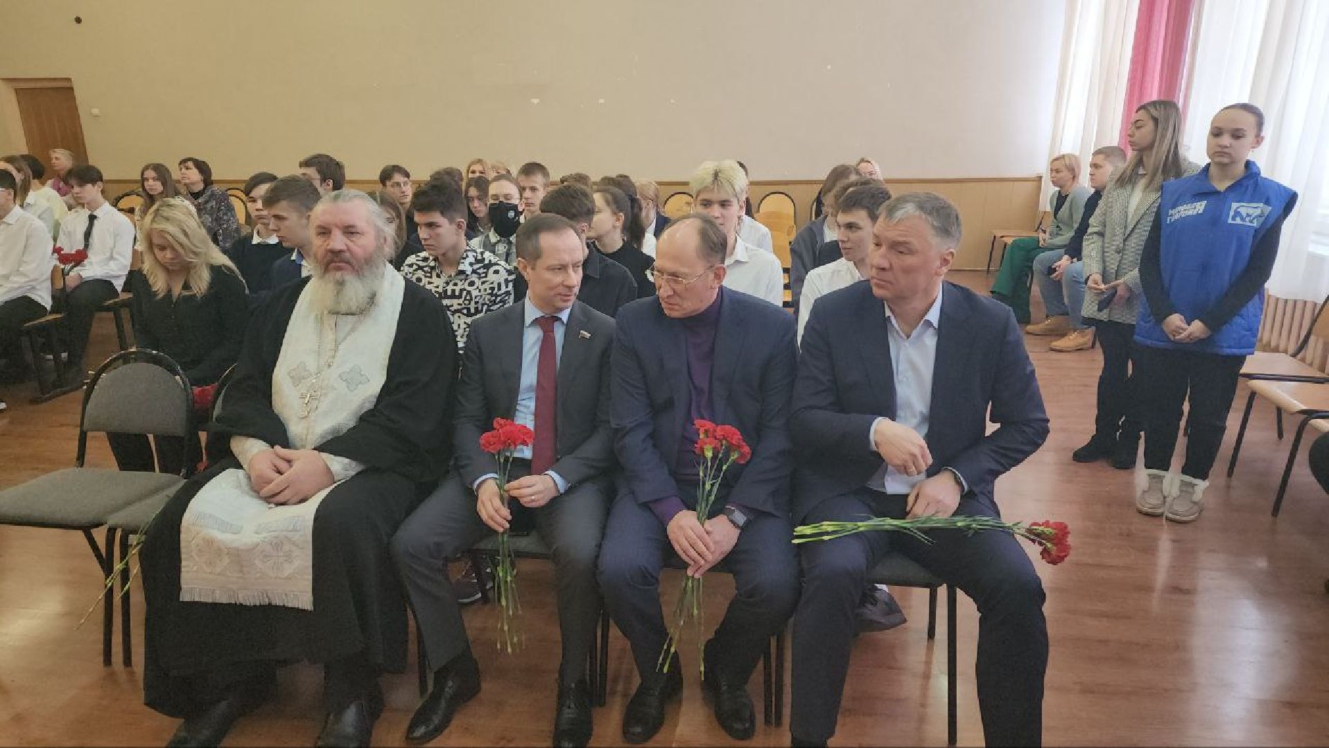 парта героя, школа 12, Никита Утин, Борис Аубакиров, Роман Терюшков,Игорь Коханый,