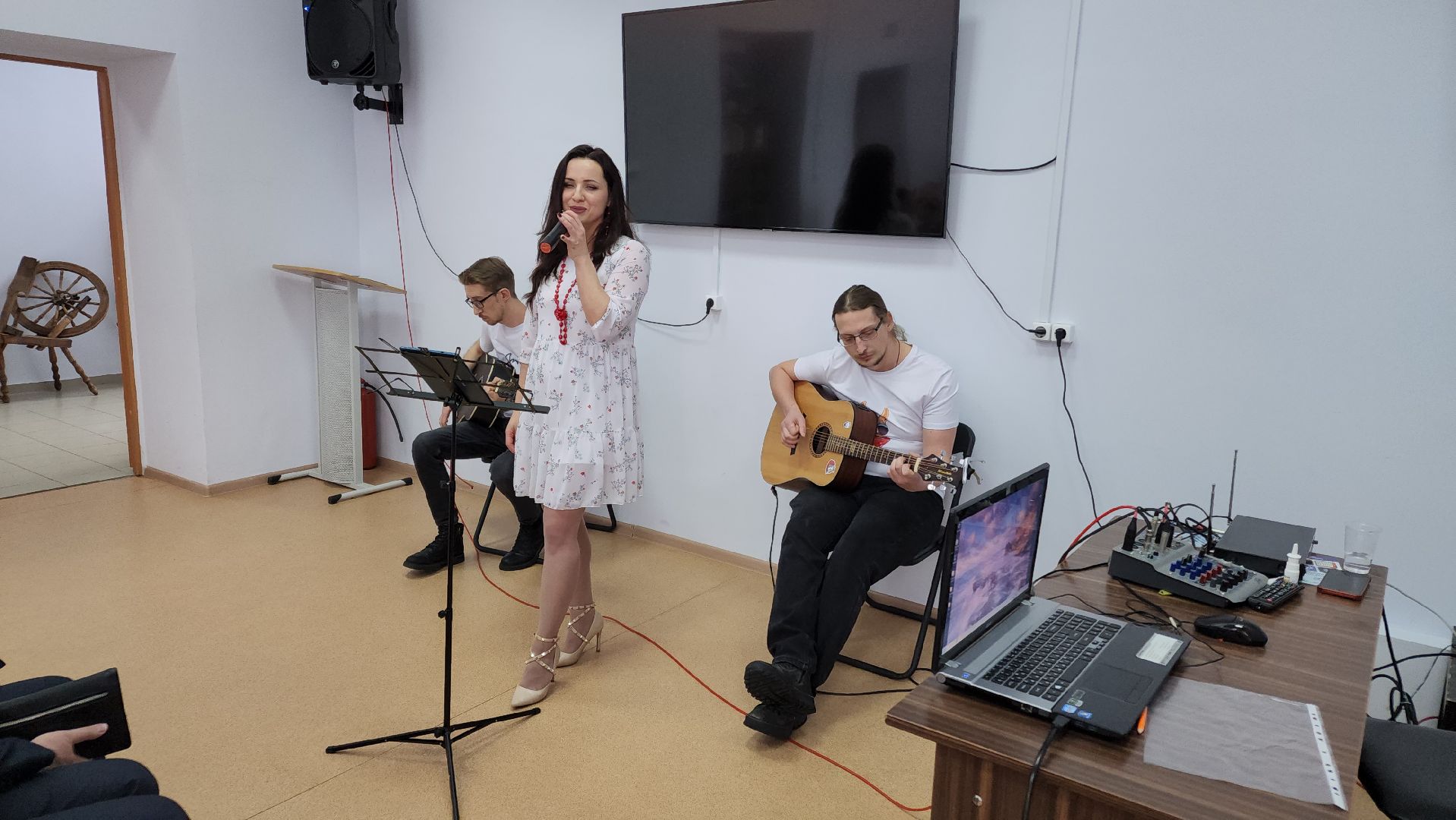 волоколамск, художественная выставка, библиоканикулы, библиотека, Выставка, художник, художники подмосковья,