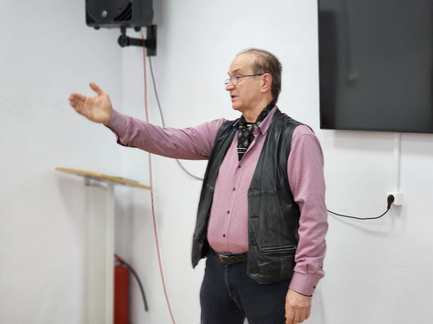 волоколамск, художественная выставка, библиоканикулы, библиотека, Выставка, художник, художники подмосковья,