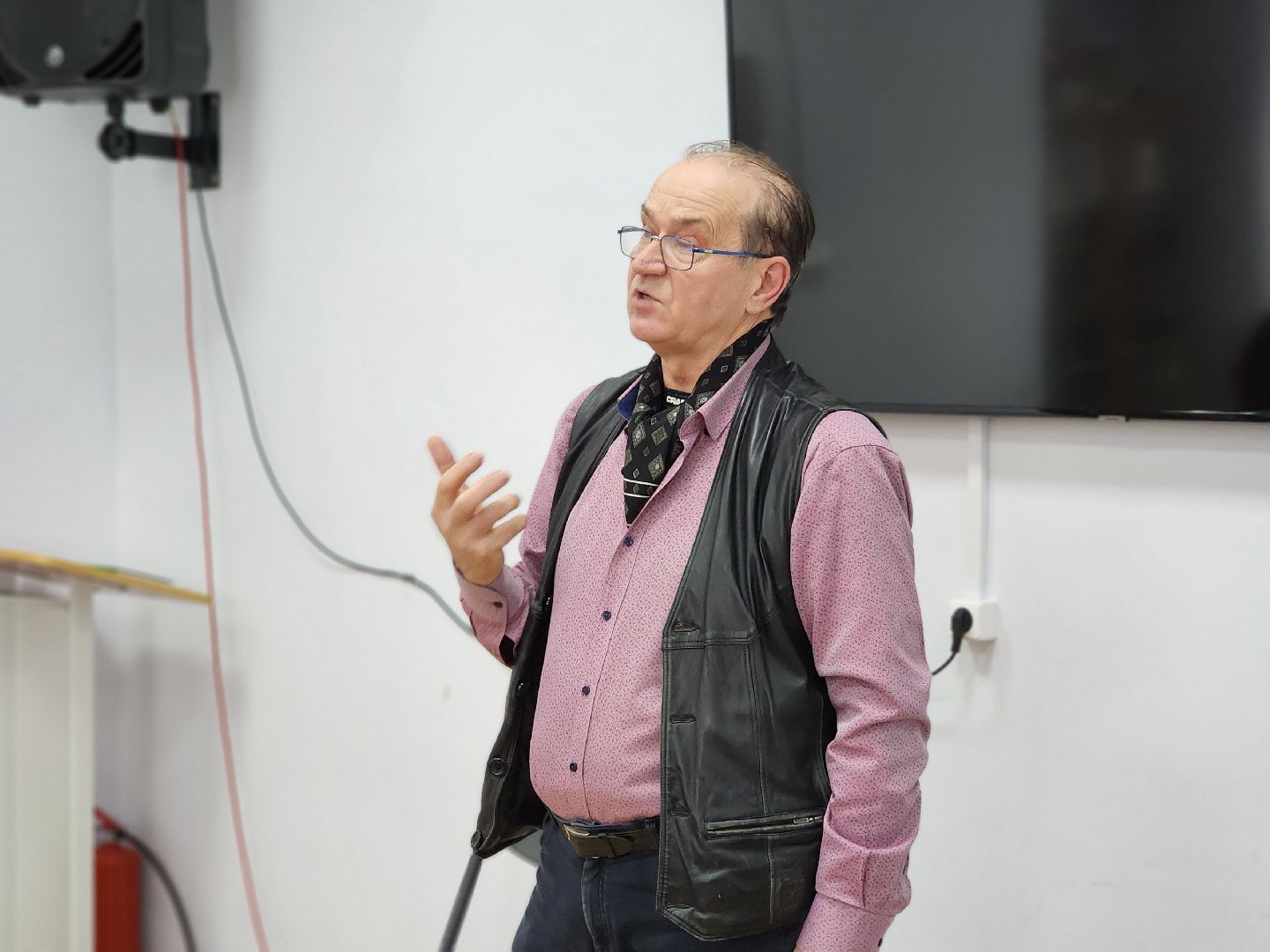 волоколамск, художественная выставка, библиоканикулы, библиотека, Выставка, художник, художники подмосковья,