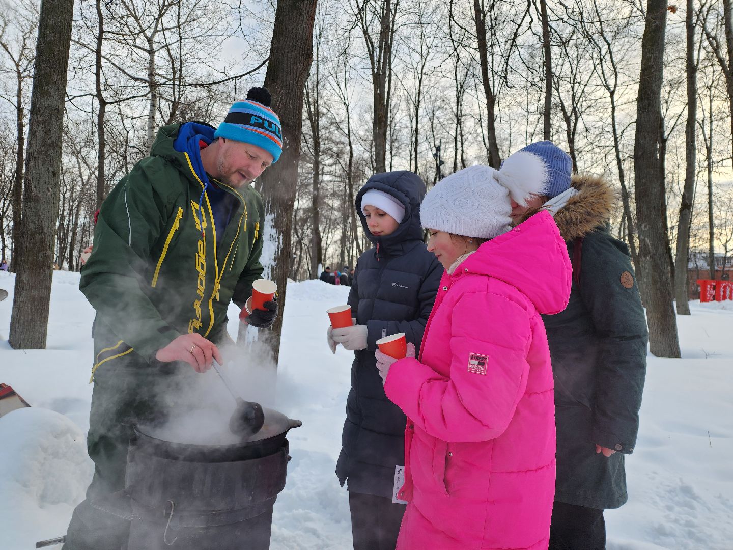 Серпухов, Подмосковье, Фестиваль Тепло, парки подмосковья ., парк имени олега степанова, семья, дети, мастер-класс, ярмарка, концерт, активное долголетие, танцоры, певцы,