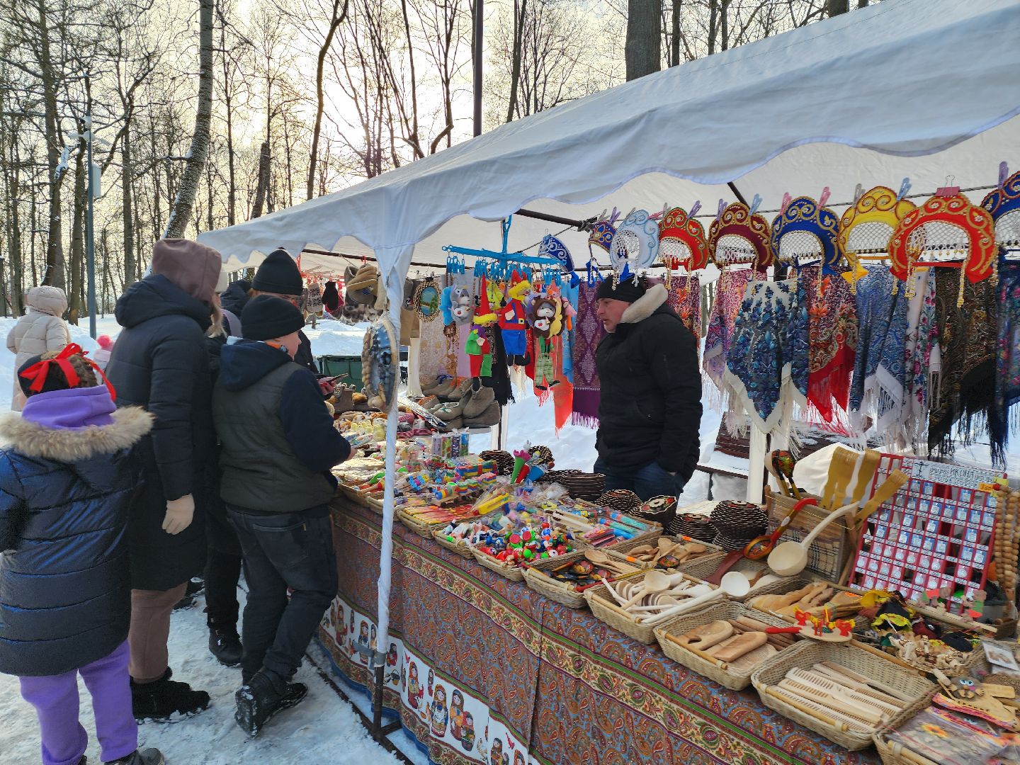 Серпухов, Подмосковье, Фестиваль Тепло, парки подмосковья ., парк имени олега степанова, семья, дети, мастер-класс, ярмарка, концерт, активное долголетие, танцоры, певцы,