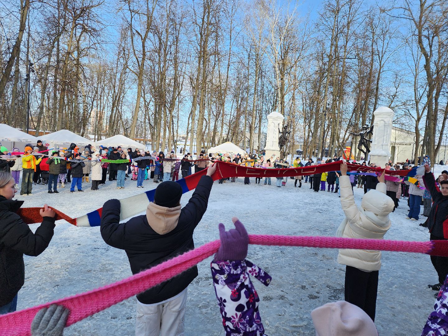 Серпухов, Подмосковье, Фестиваль Тепло, парки подмосковья ., парк имени олега степанова, семья, дети, мастер-класс, ярмарка, концерт, активное долголетие, танцоры, певцы,