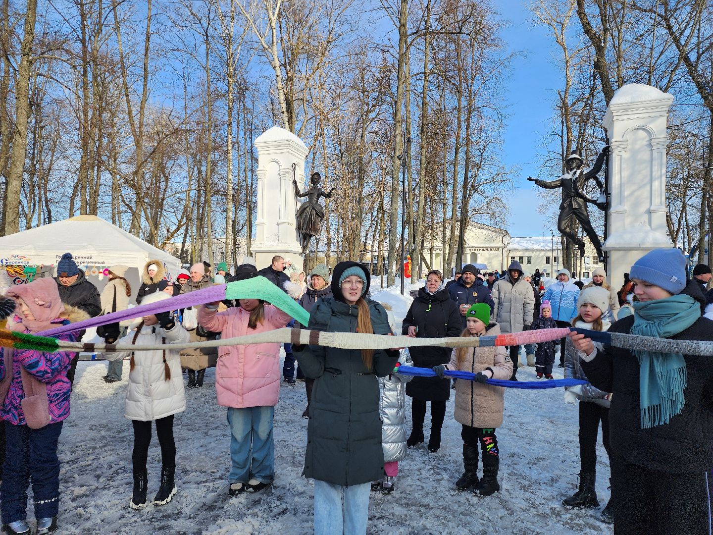 серпухов, подмосковье, фестиваль тепло, парк имени олега степанова, зима в подмосковье,