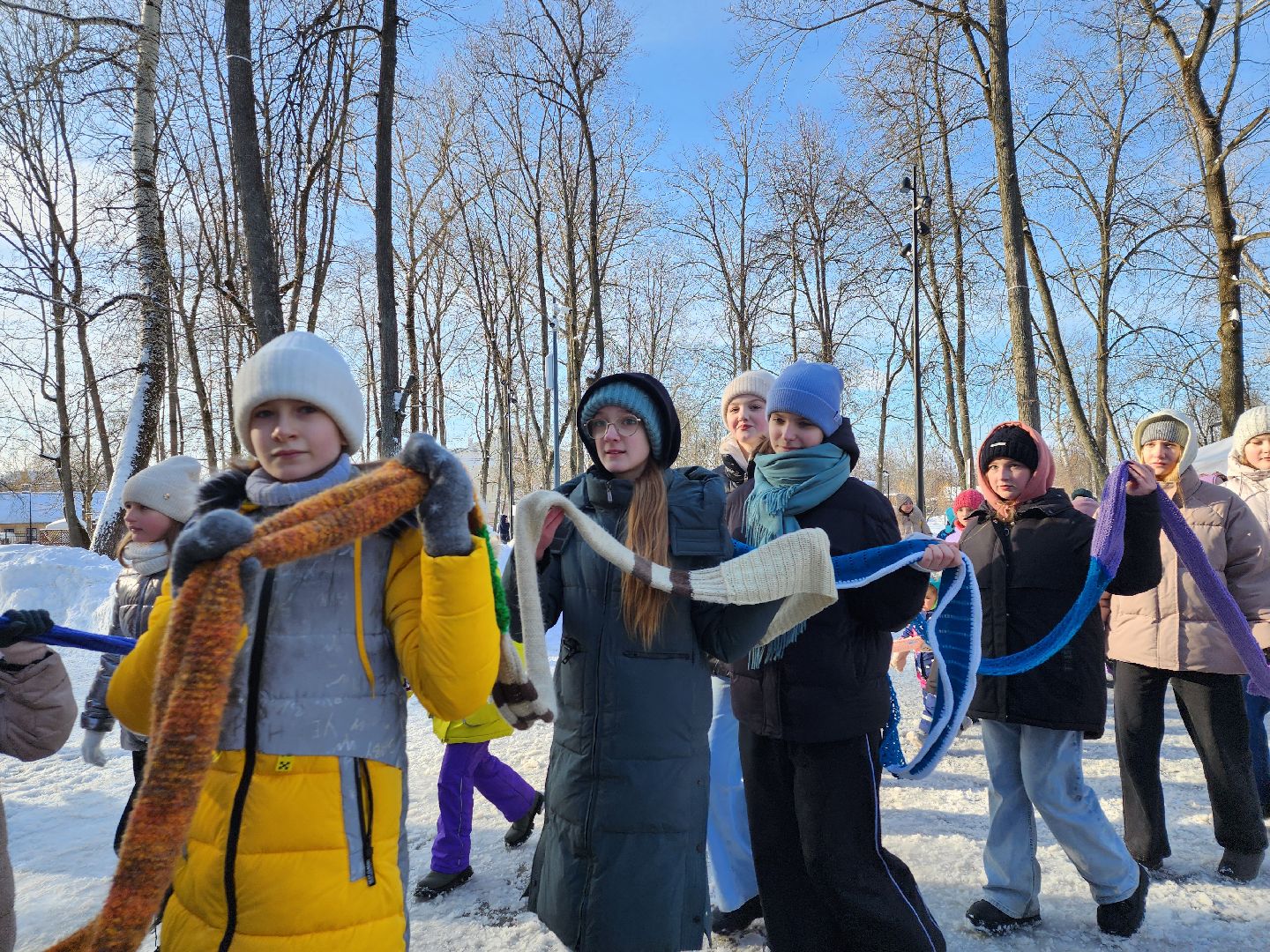 серпухов, подмосковье, фестиваль тепло, парк имени олега степанова, зима в подмосковье,