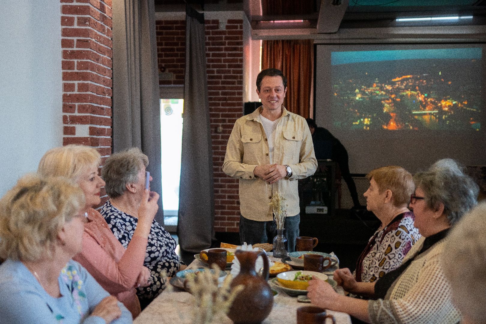 Егорьевск, роботы, соединяя поколения, кафе, пенсионеры,