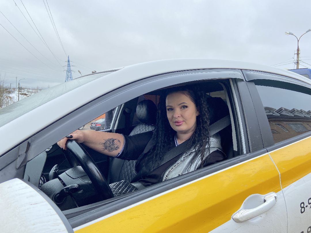 Волоколамск, девушка, такси, профессия, общество, водитель, автомобиль, праздник