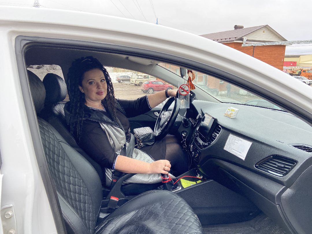 Волоколамск, девушка, такси, профессия, общество, водитель, автомобиль, праздник