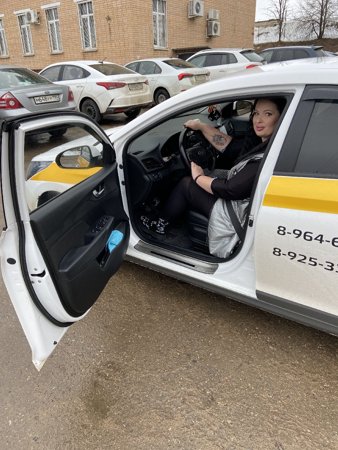 Волоколамск, девушка, такси, профессия, общество, водитель, автомобиль, праздник