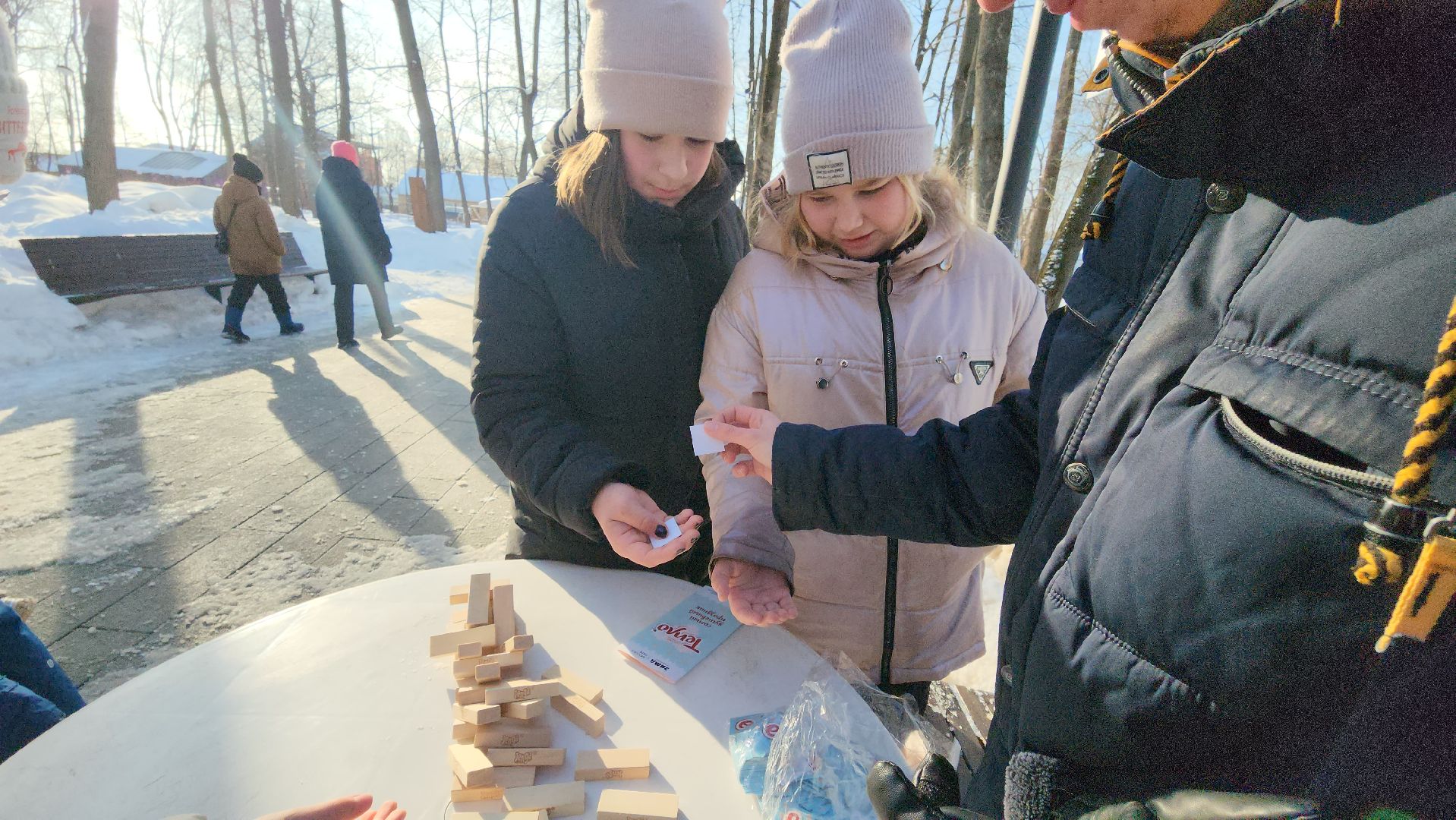 Серпухов, подмосковье, парк имени олега степанова, фестиваль тепло, дети,