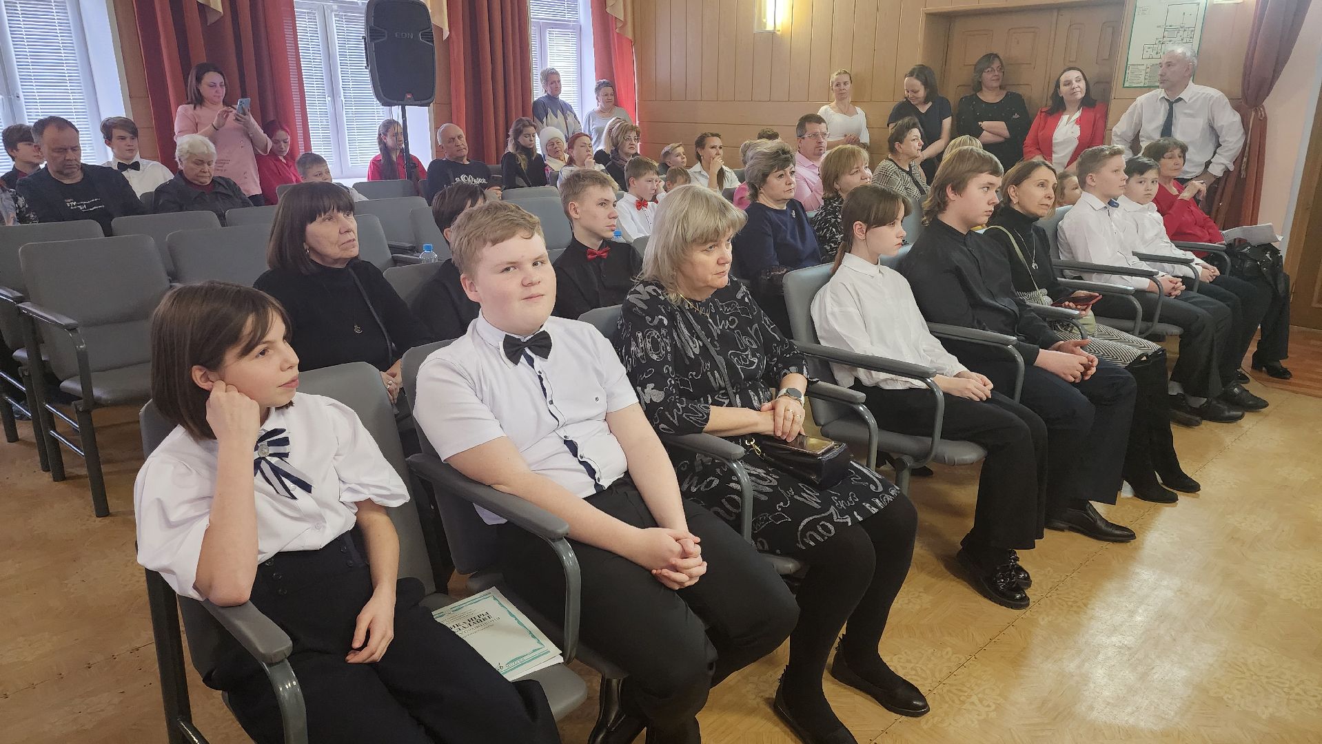 кашира, сувенир, русские народные инструменты, областной гитара, баян, домра, балалайка,