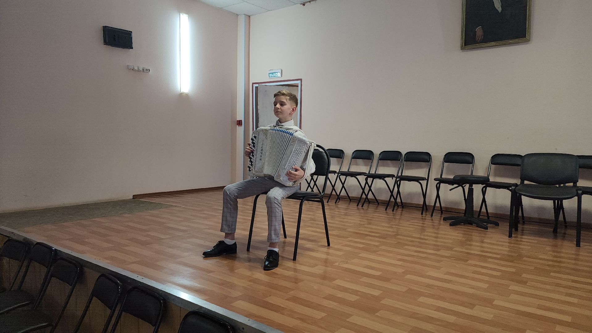 кашира, сувенир, русские народные инструменты, областной гитара, баян, домра, балалайка,