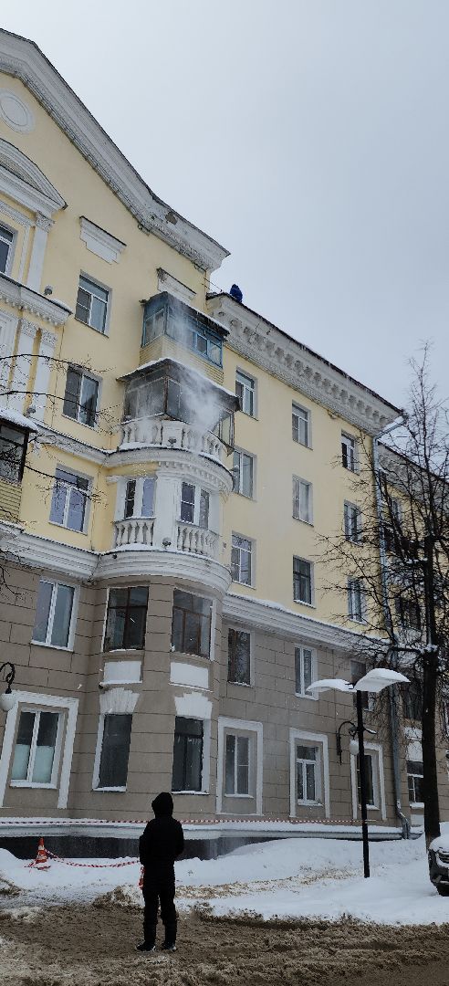 электросталь, мой город, жкх, жкх подмосковье, управляющая компания, сосульки, наледь, чистка кровли от снега, альпинизм,
