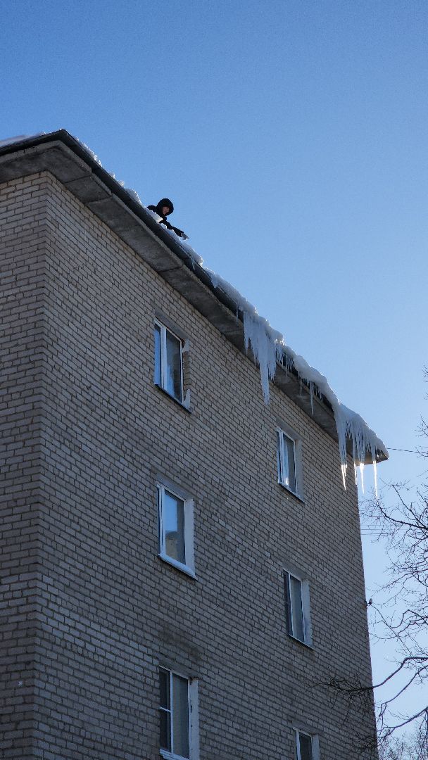 наледь, уборка крыш, сосульки, руза, рузский городской округ, московская область, коммунальщики,
