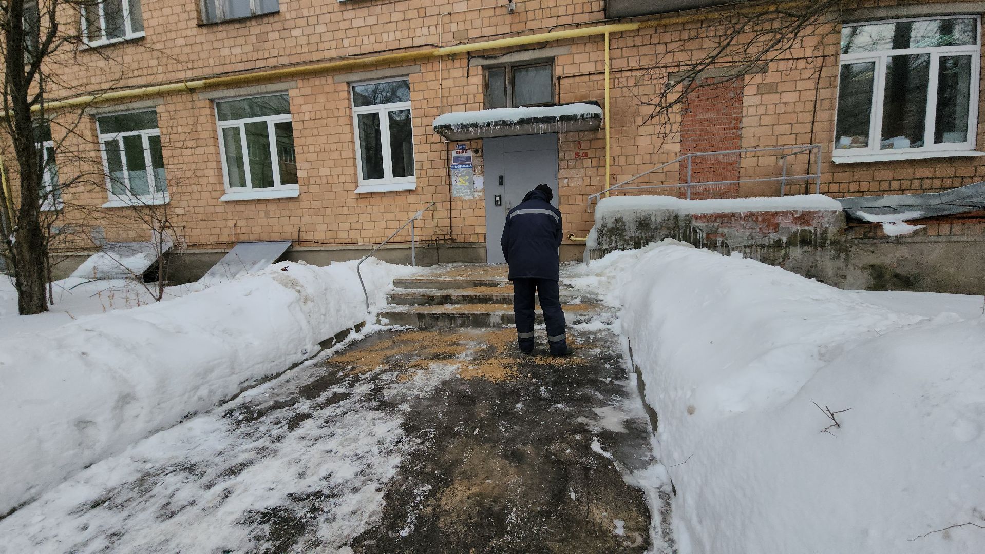 серпухов, микр им ногина, улица физкультурная, наледь, управляющая компания, гололед,