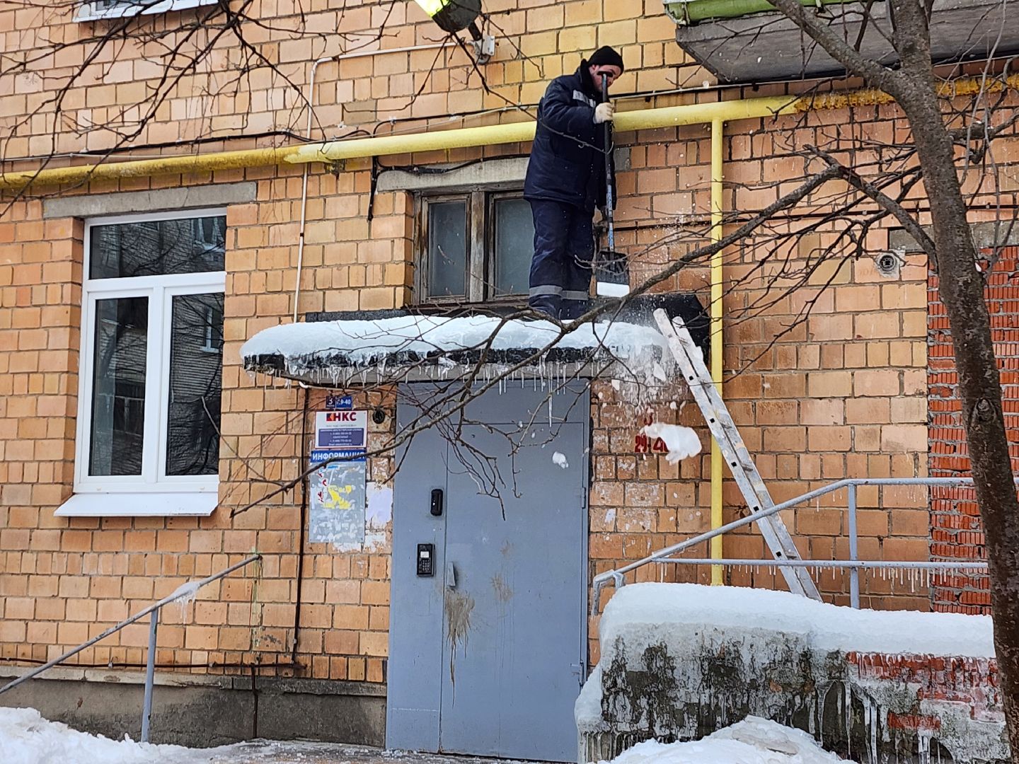 серпухов, микр им ногина, улица физкультурная, наледь, управляющая компания, гололед,