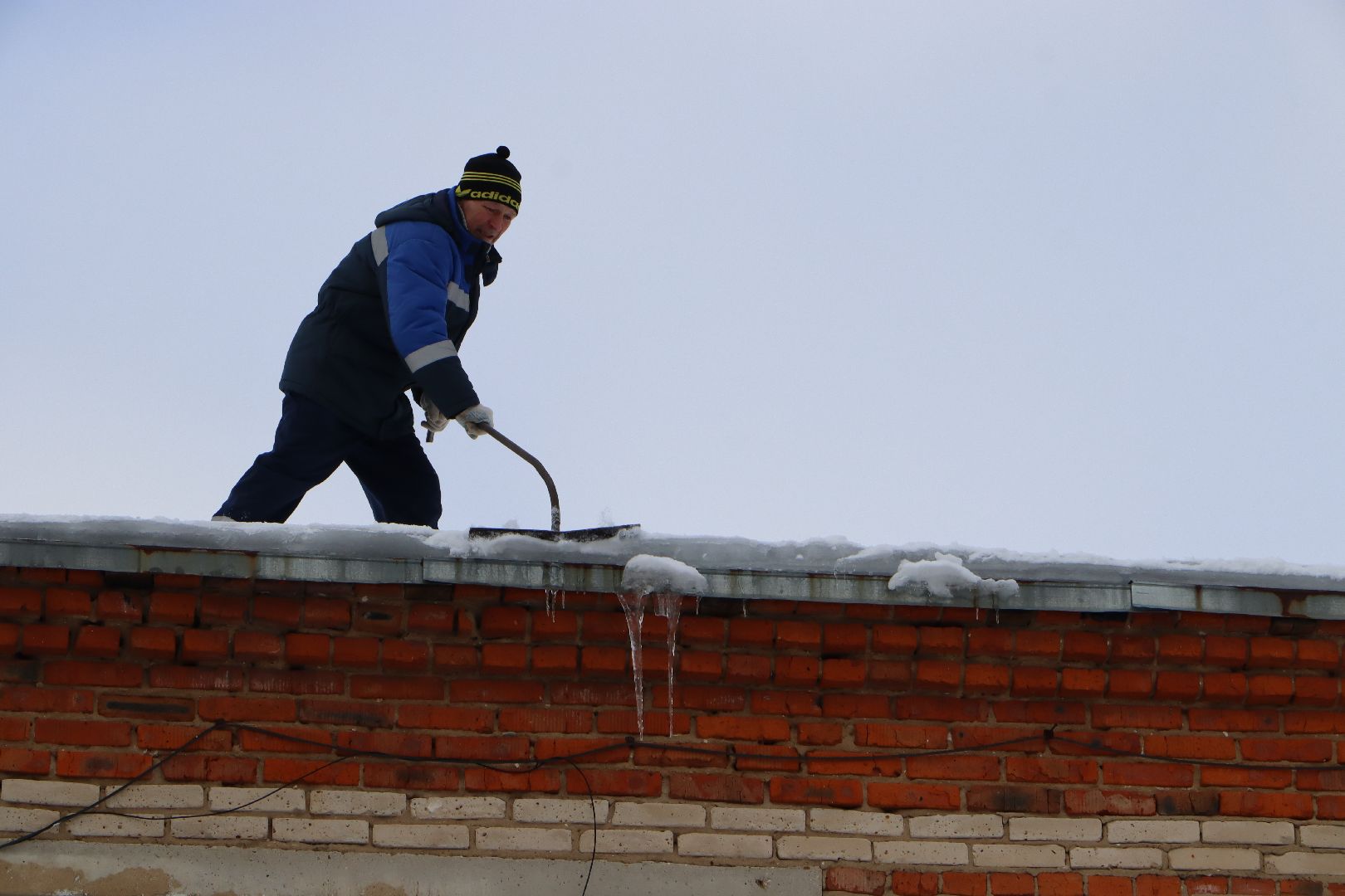 Серебряные Пруды, ЖКХ, сосульки, наледь на крыше,