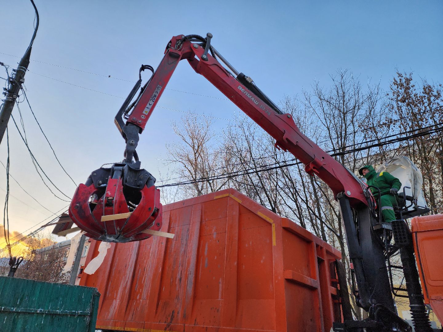 Подольск, ломовоз, вывоз мусора, контейнерная площадка,