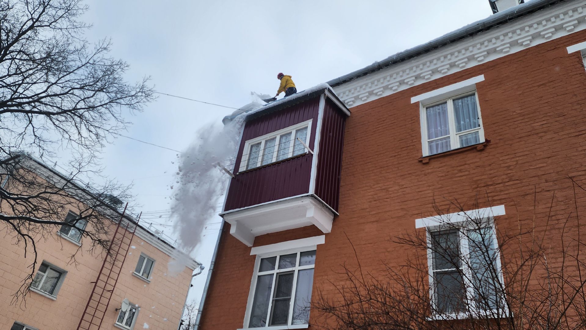 Подмосковье, Городской округ Пушкинский, Ивантеевка, ЖКХ, УК Держава, снег,