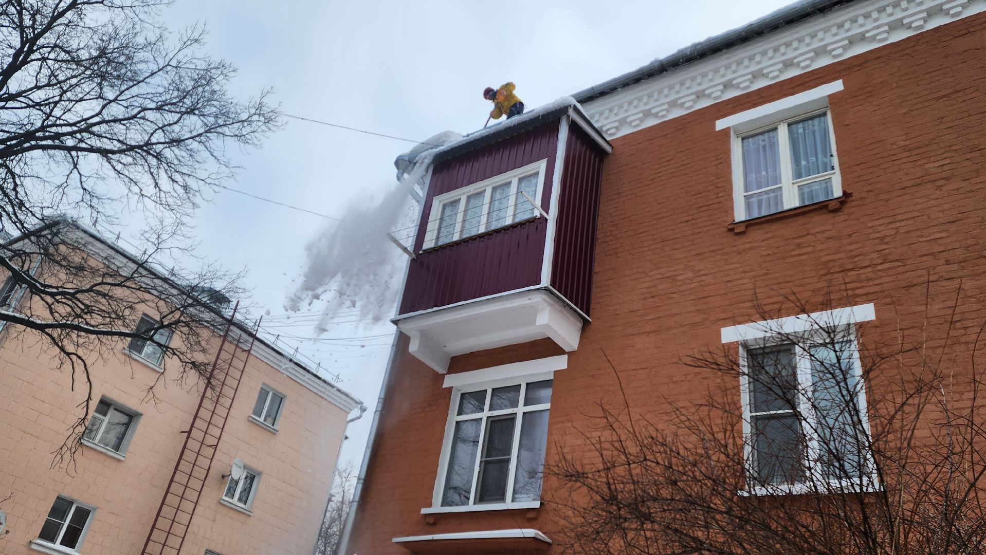 Подмосковье, Городской округ Пушкинский, Ивантеевка, ЖКХ, УК Держава, снег,