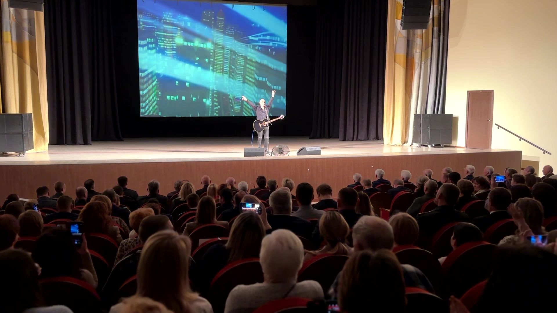 Реутов, праздник, концерт, Денис Майданов, песни, День защитника Отечества,