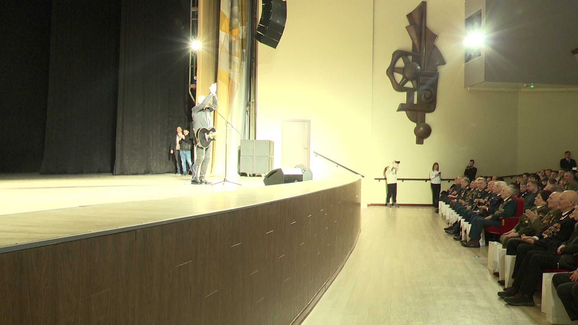 Реутов, праздник, концерт, Денис Майданов, песни, День защитника Отечества,