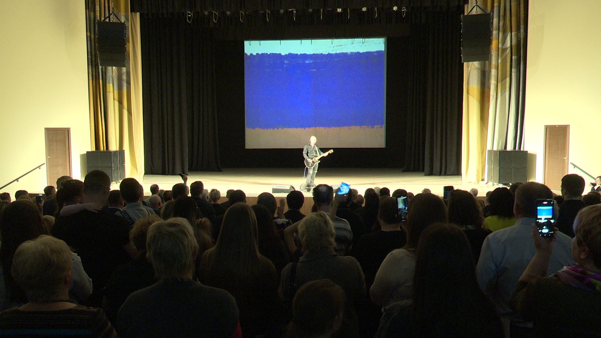 Реутов, праздник, концерт, Денис Майданов, песни, День защитника Отечества,