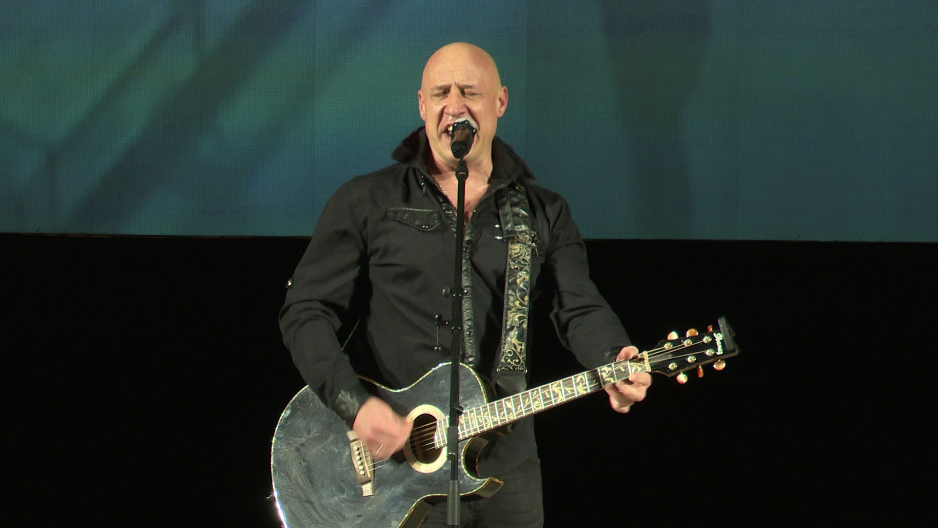 Реутов, праздник, концерт, Денис Майданов, песни, День защитника Отечества,