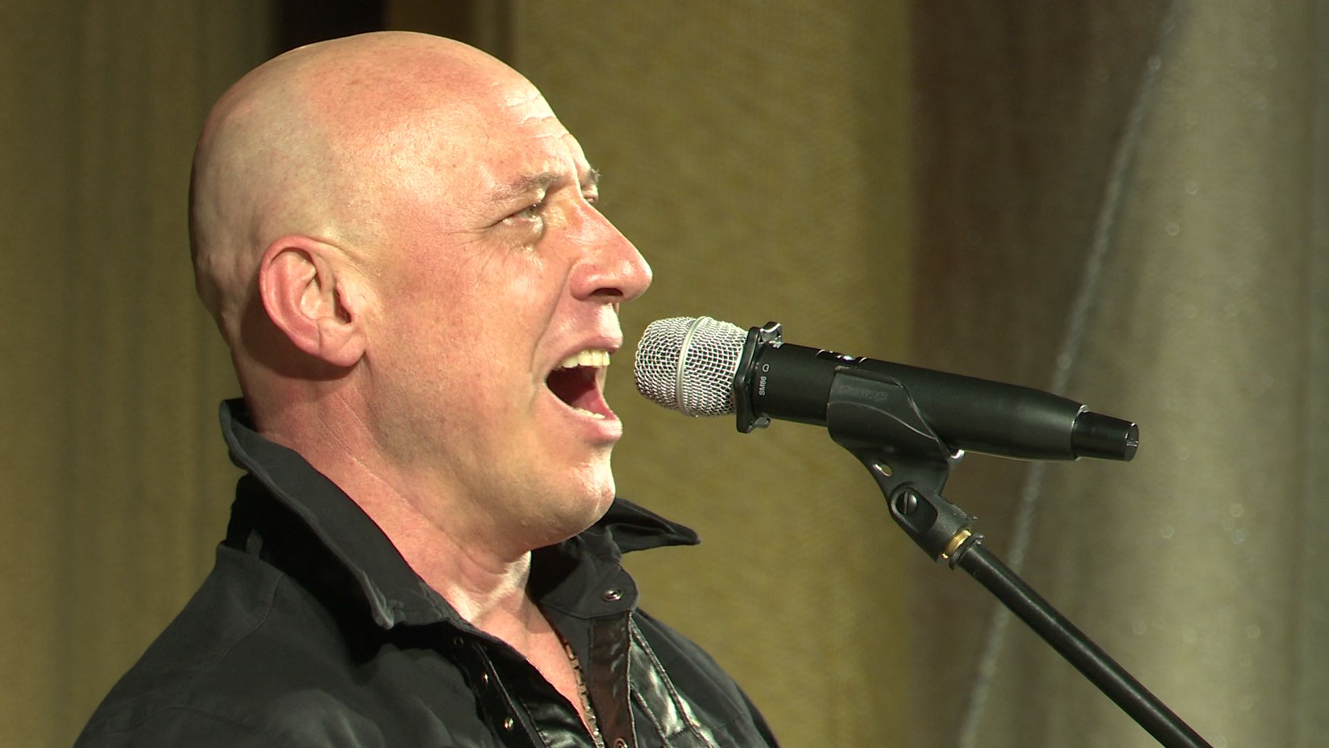 Реутов, праздник, концерт, Денис Майданов, песни, День защитника Отечества,