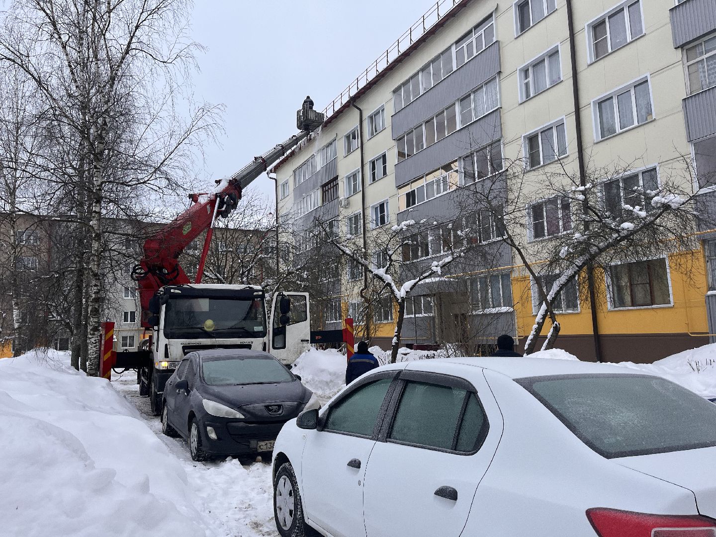 шаховская, сосульки, комунальная техника,