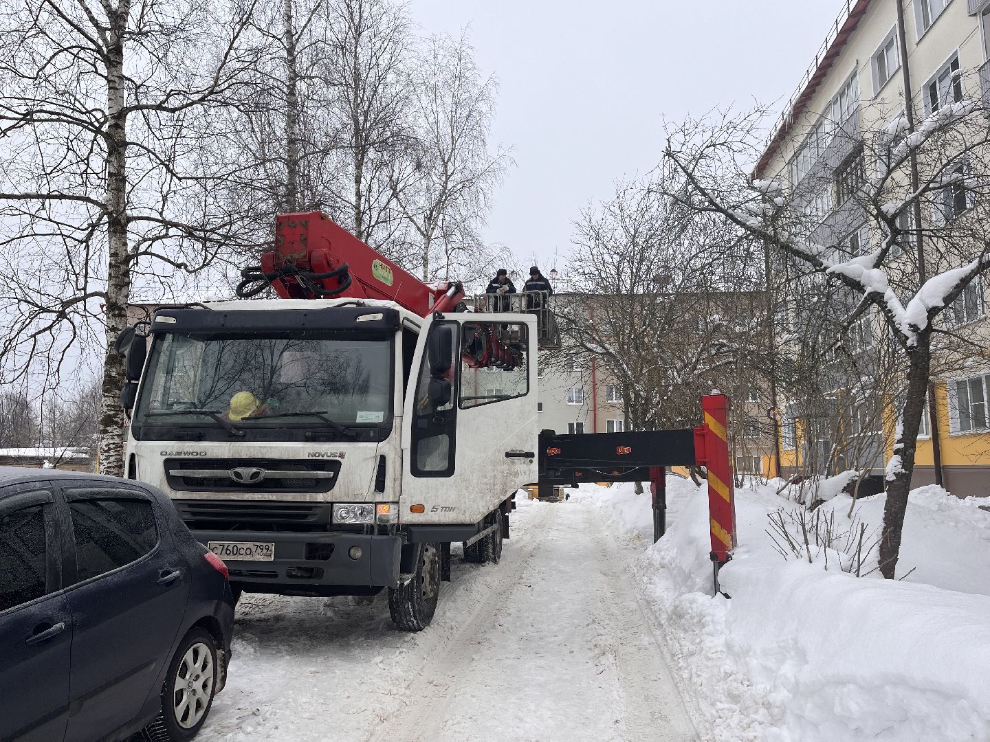 шаховская, сосульки, комунальная техника,
