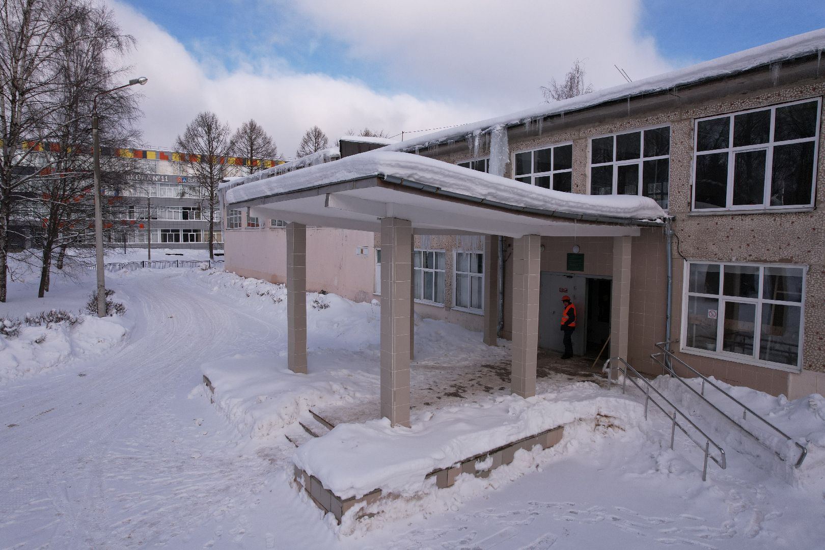 видео с коптера, школа,