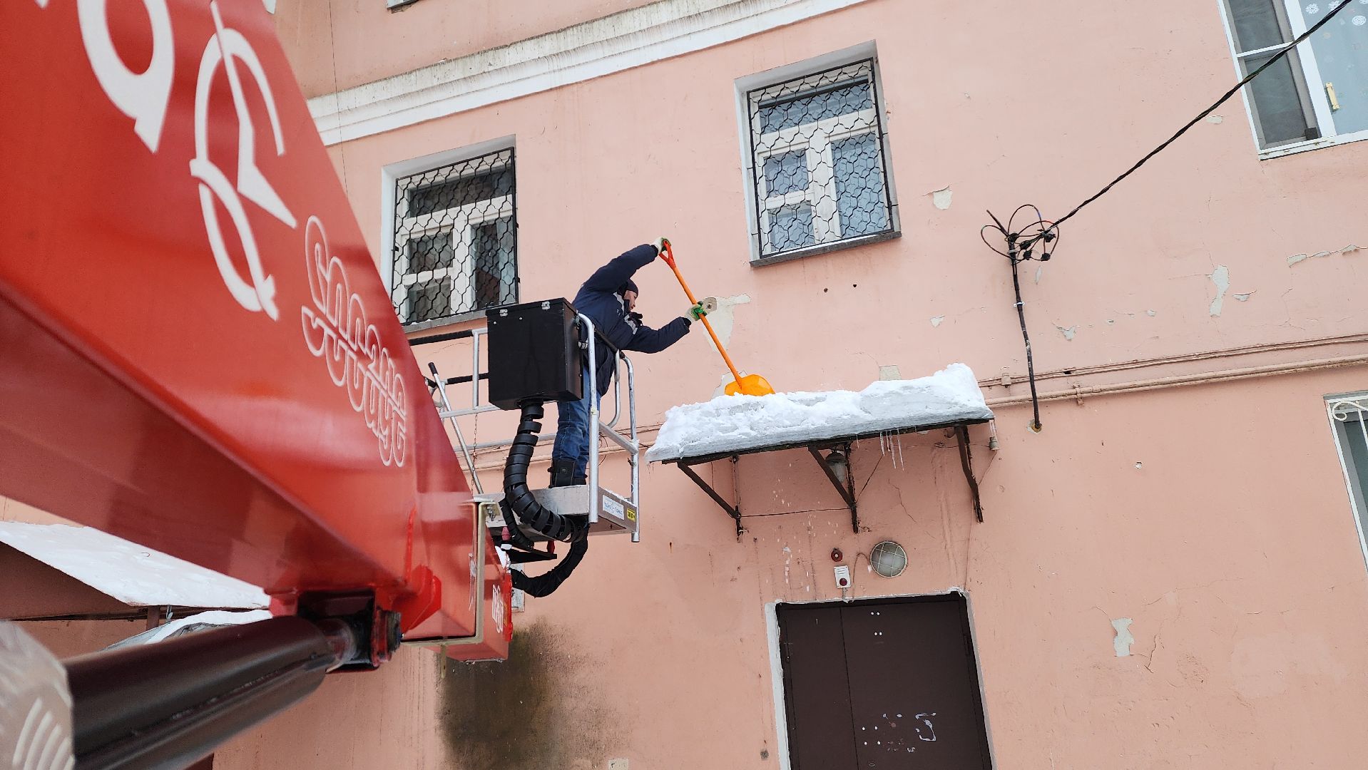 Подмосковье, Городской округ Пушкинский, Ивантеевка, РЭП 3, Уборка снега, Сосульки,