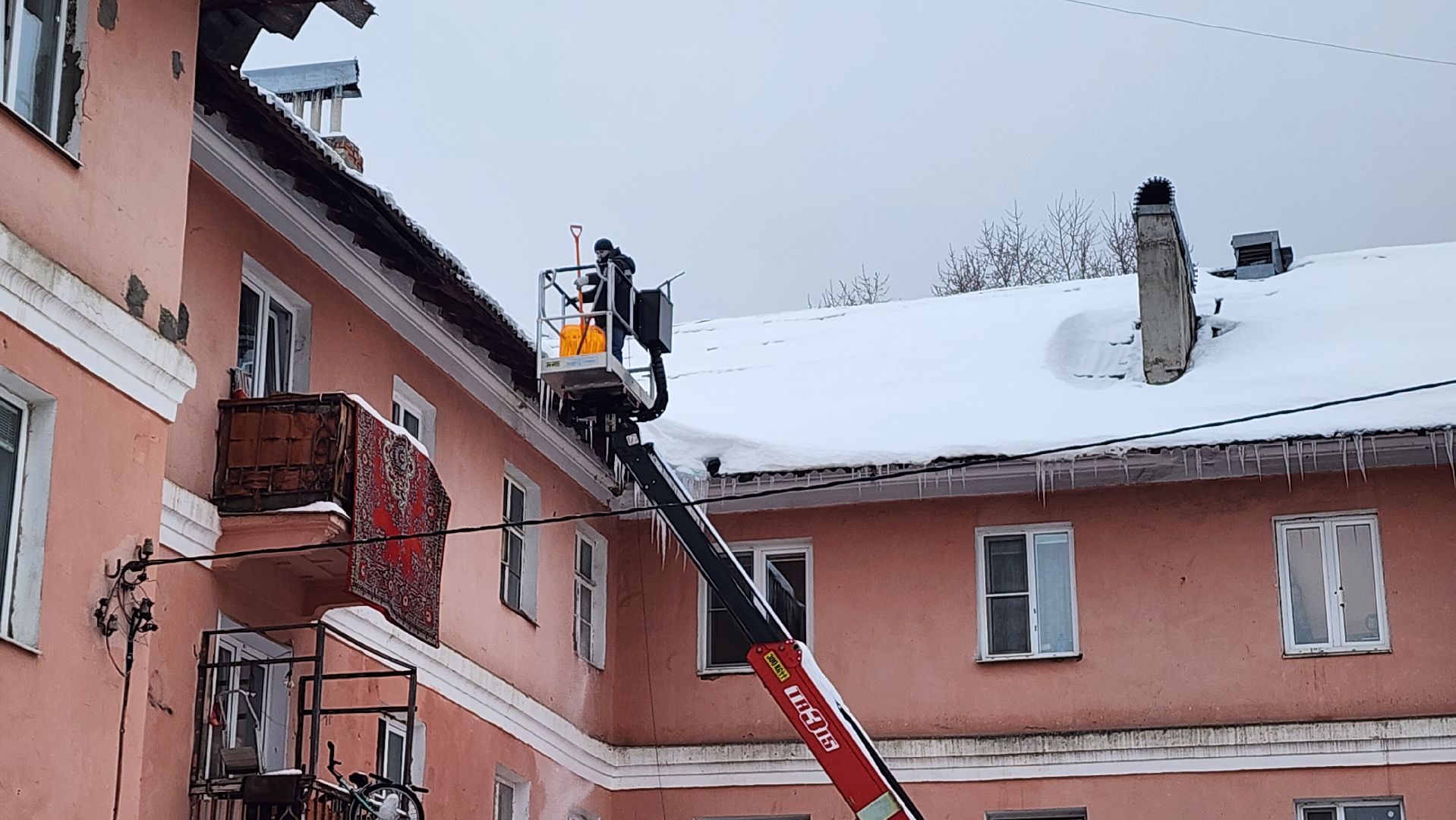 Подмосковье, Городской округ Пушкинский, Ивантеевка, РЭП 3, Уборка снега, Сосульки,