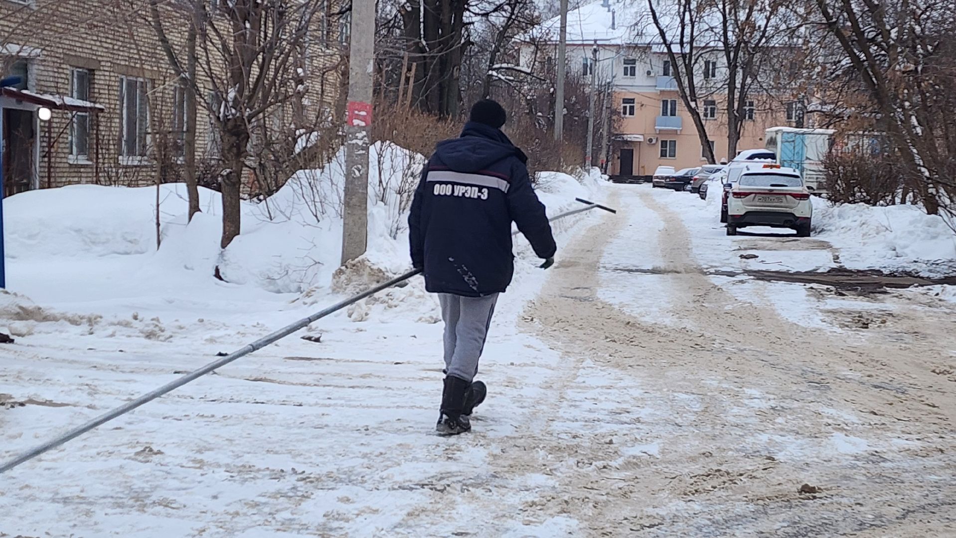 Подмосковье, Городской округ Пушкинский, Ивантеевка, РЭП 3, Уборка снега, Сосульки,