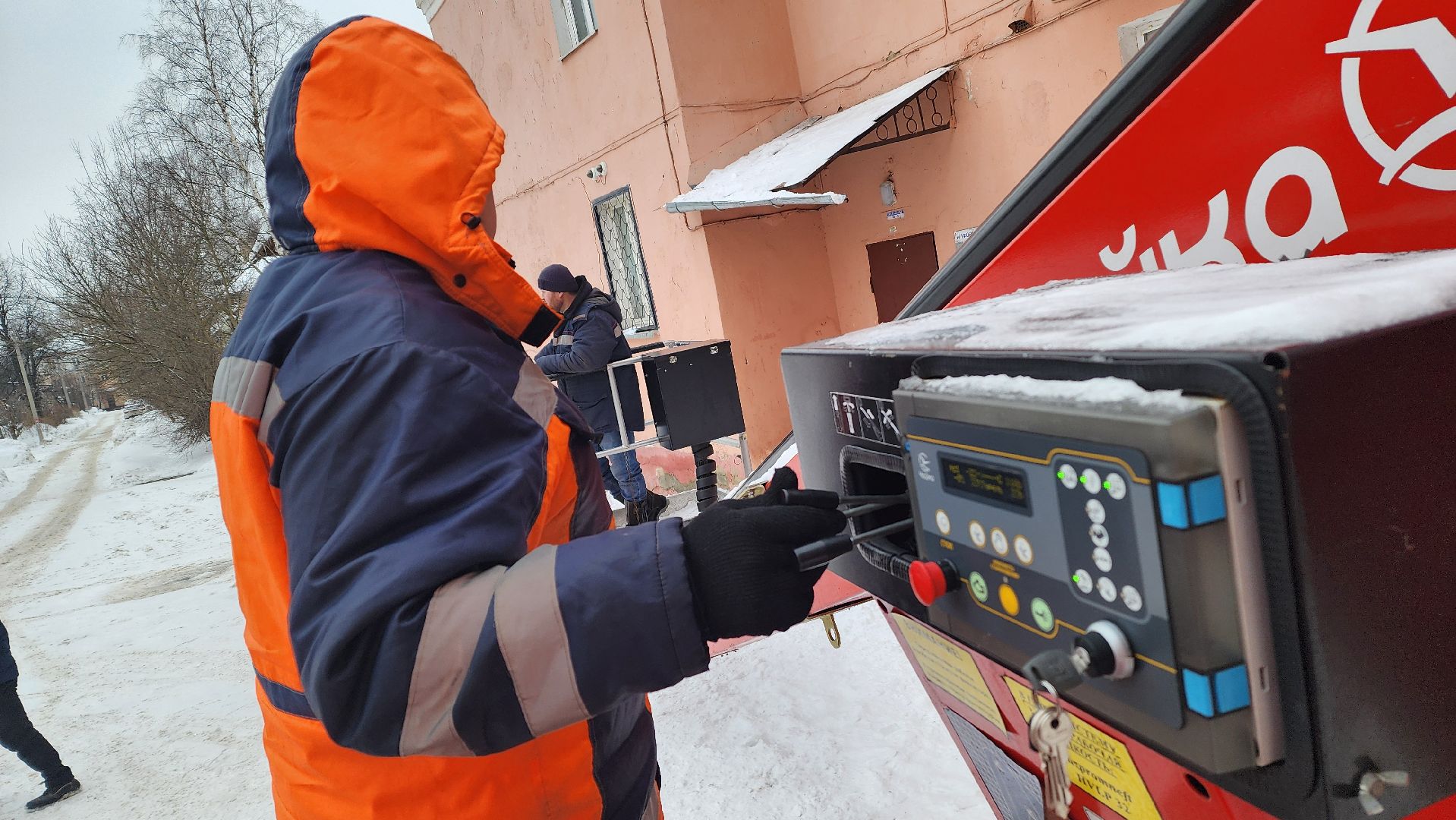 Подмосковье, Городской округ Пушкинский, Ивантеевка, РЭП 3, Уборка снега, Сосульки,