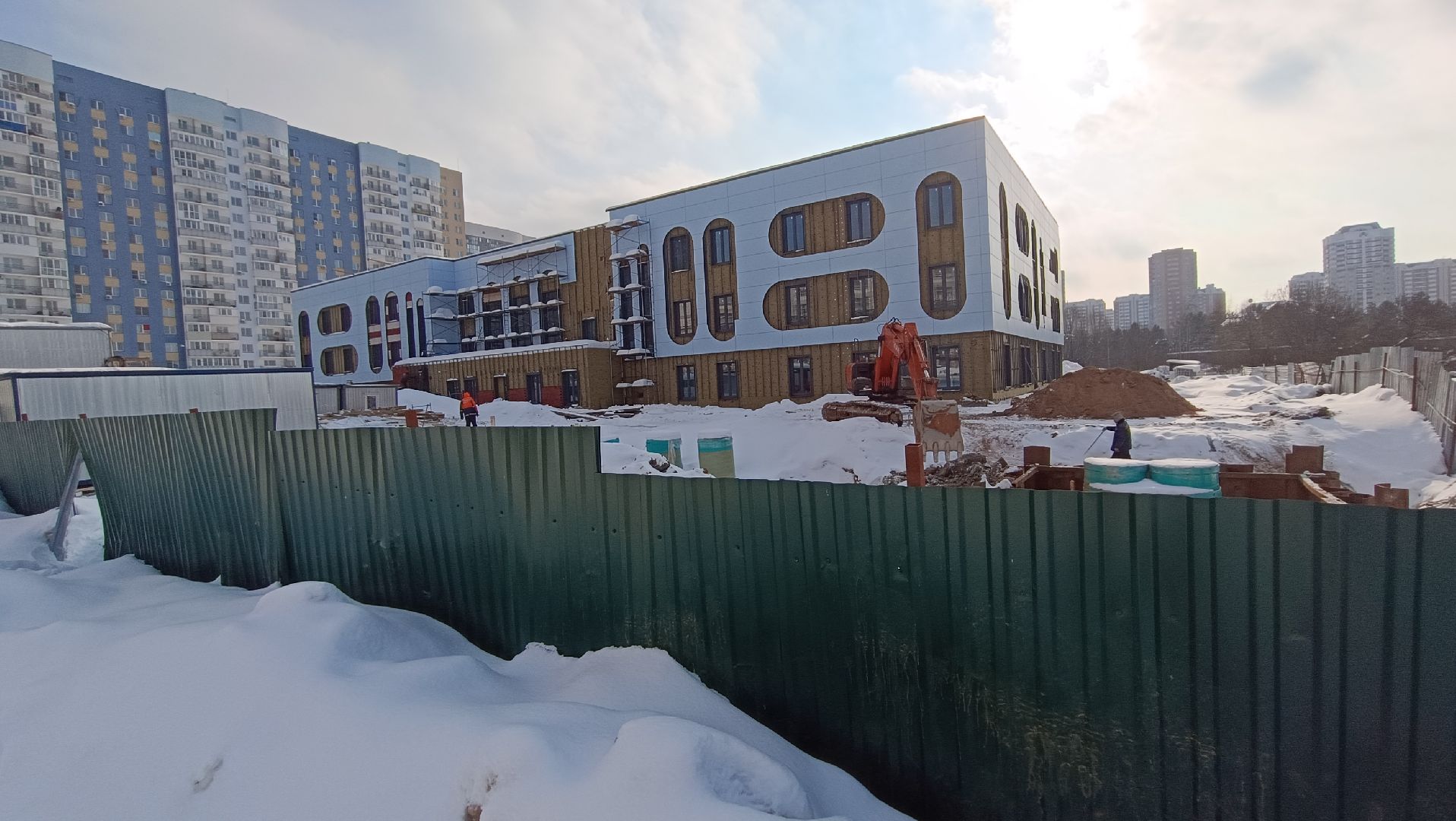 строительство, лобня, поликлиника, детский сад, школа,