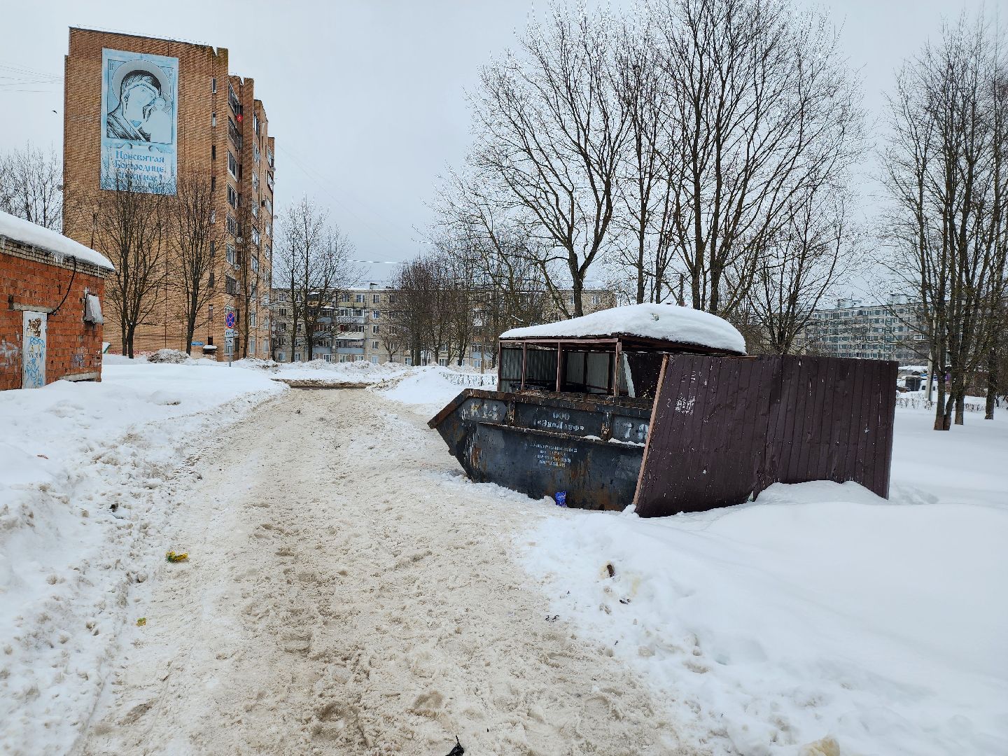 дорожные знаки, контейнерные площадки,